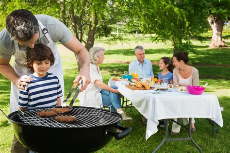 Family Barbecue .